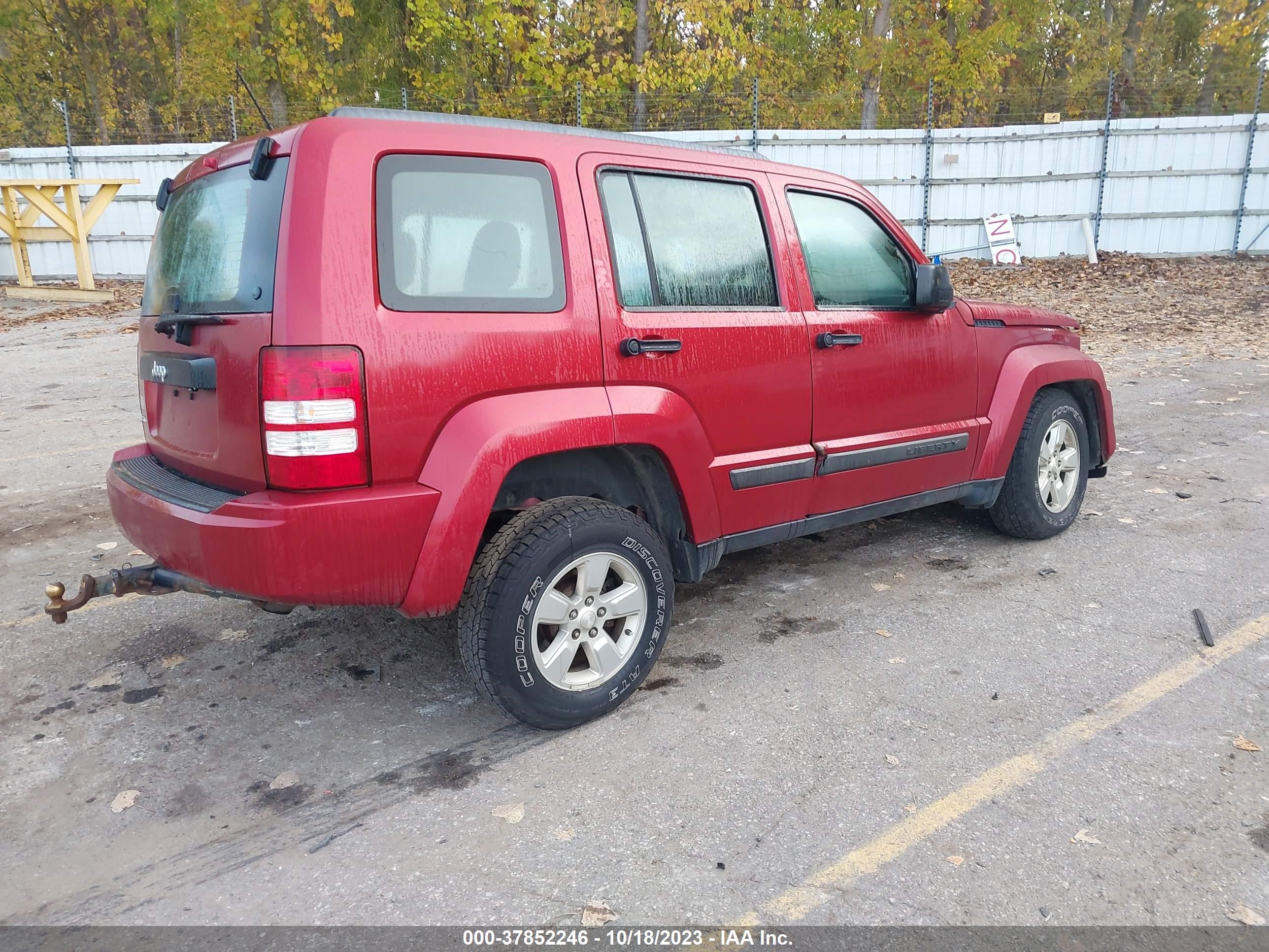 Photo 3 VIN: 1C4PJMAK1CW156116 - JEEP LIBERTY (NORTH AMERICA) 