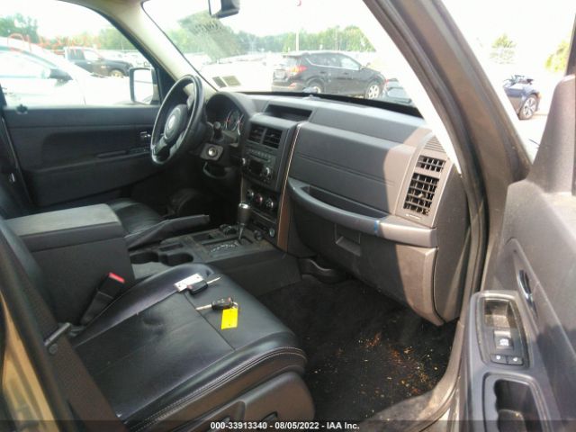 Photo 4 VIN: 1C4PJMAK1CW170890 - JEEP LIBERTY 