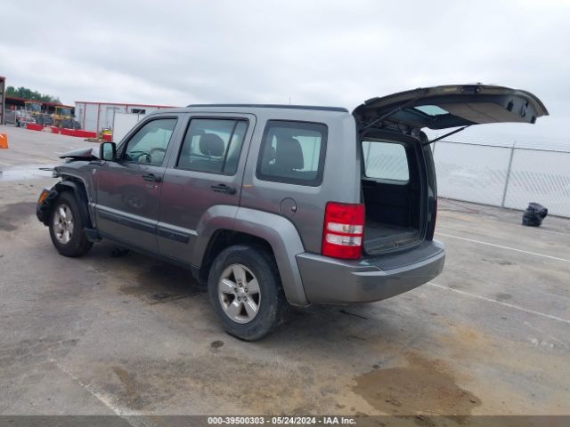 Photo 2 VIN: 1C4PJMAK1CW184501 - JEEP LIBERTY 