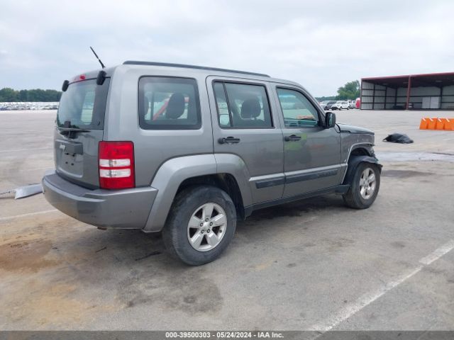 Photo 3 VIN: 1C4PJMAK1CW184501 - JEEP LIBERTY 