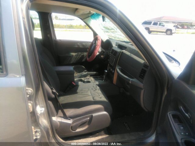 Photo 4 VIN: 1C4PJMAK2CW112089 - JEEP LIBERTY 