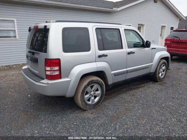 Photo 3 VIN: 1C4PJMAK2CW152026 - JEEP LIBERTY 