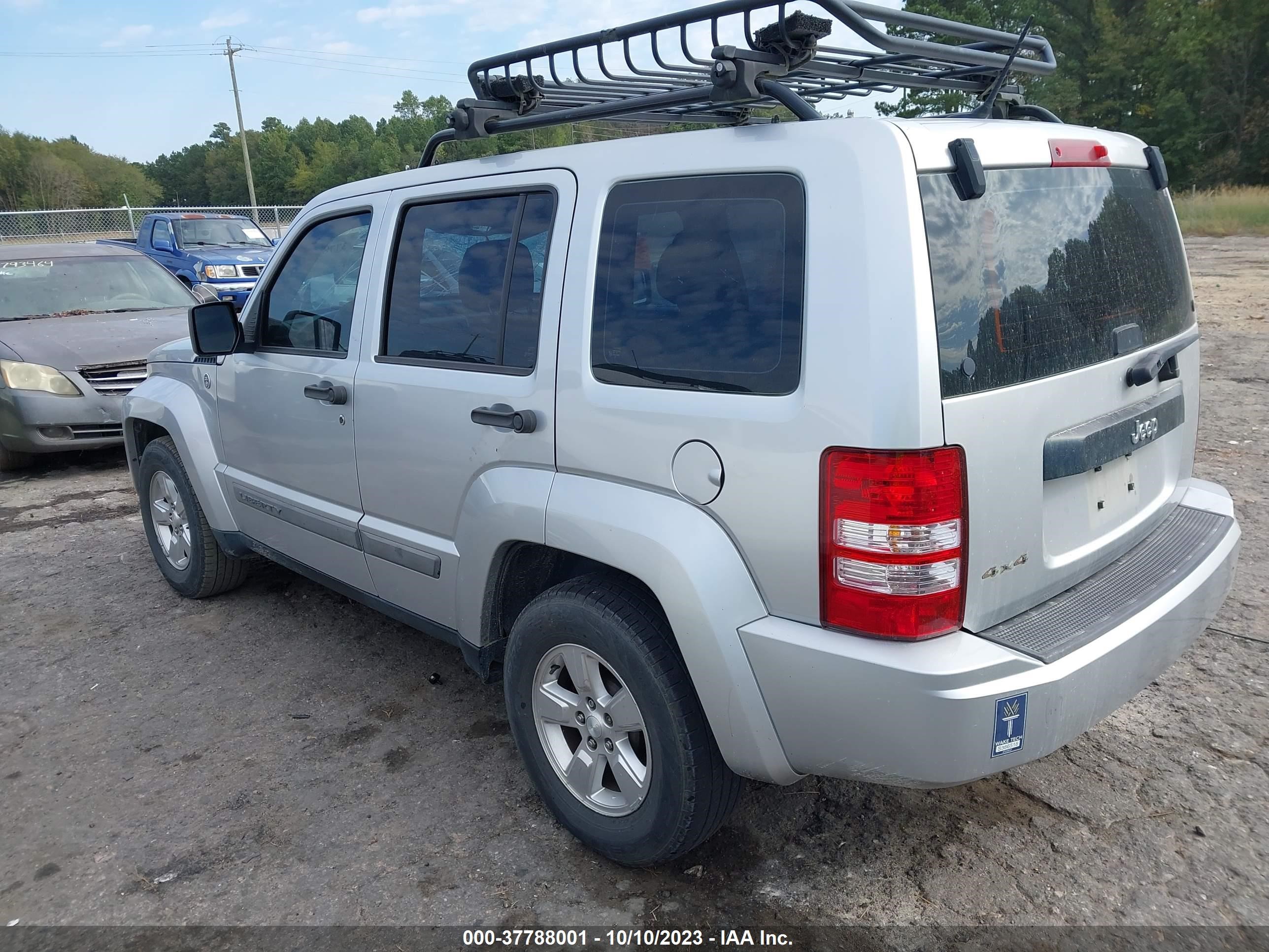 Photo 2 VIN: 1C4PJMAK2CW152625 - JEEP LIBERTY (NORTH AMERICA) 