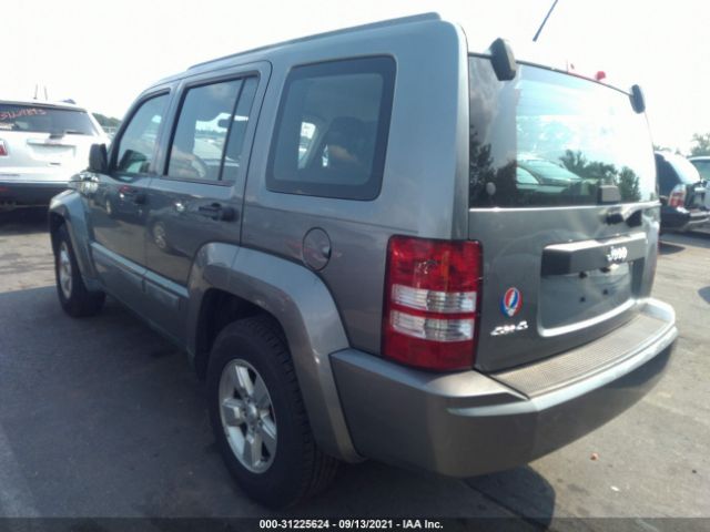 Photo 2 VIN: 1C4PJMAK3CW114563 - JEEP LIBERTY 