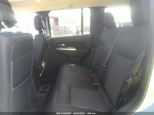 Photo 7 VIN: 1C4PJMAK3CW132805 - JEEP LIBERTY 