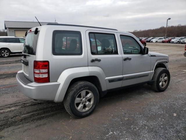 Photo 2 VIN: 1C4PJMAK3CW153704 - JEEP LIBERTY 