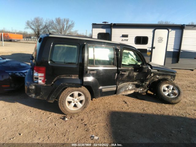 Photo 5 VIN: 1C4PJMAK3CW157722 - JEEP LIBERTY 