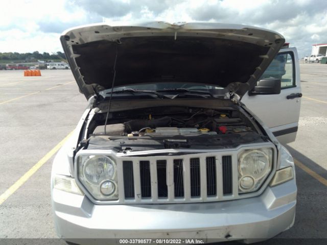 Photo 5 VIN: 1C4PJMAK3CW172883 - JEEP LIBERTY 