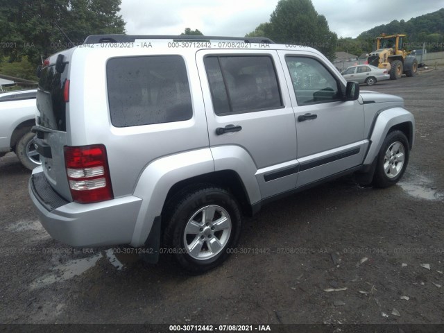 Photo 3 VIN: 1C4PJMAK4CW113924 - JEEP LIBERTY 