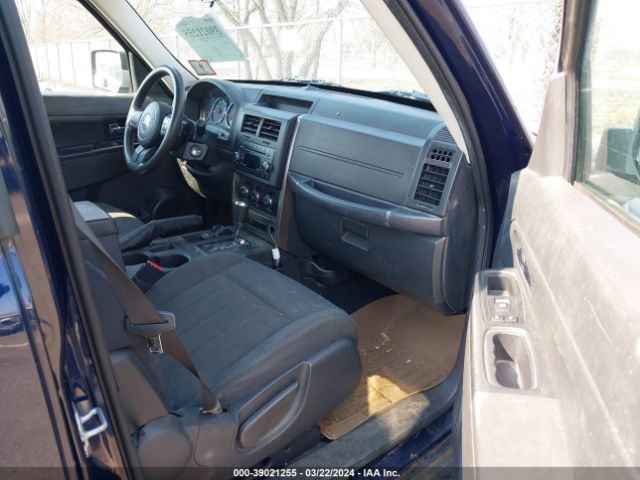 Photo 4 VIN: 1C4PJMAK4CW128584 - JEEP LIBERTY 