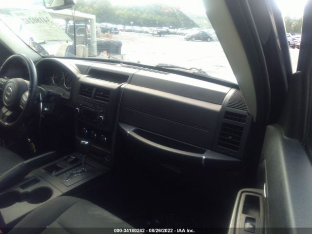 Photo 4 VIN: 1C4PJMAK4CW150276 - JEEP LIBERTY 