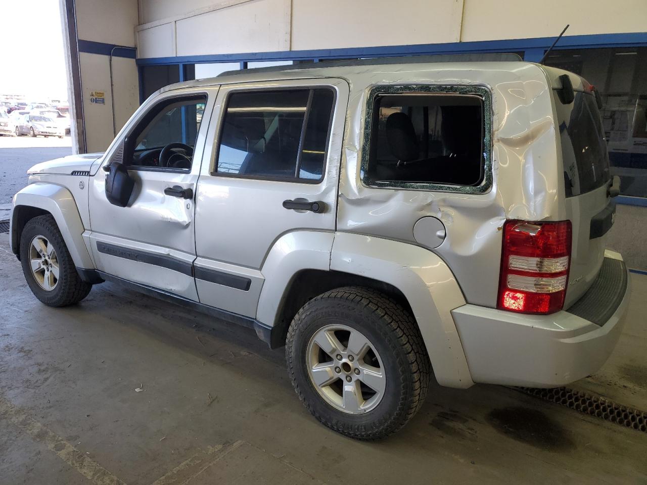 Photo 1 VIN: 1C4PJMAK4CW181057 - JEEP LIBERTY (NORTH AMERICA) 