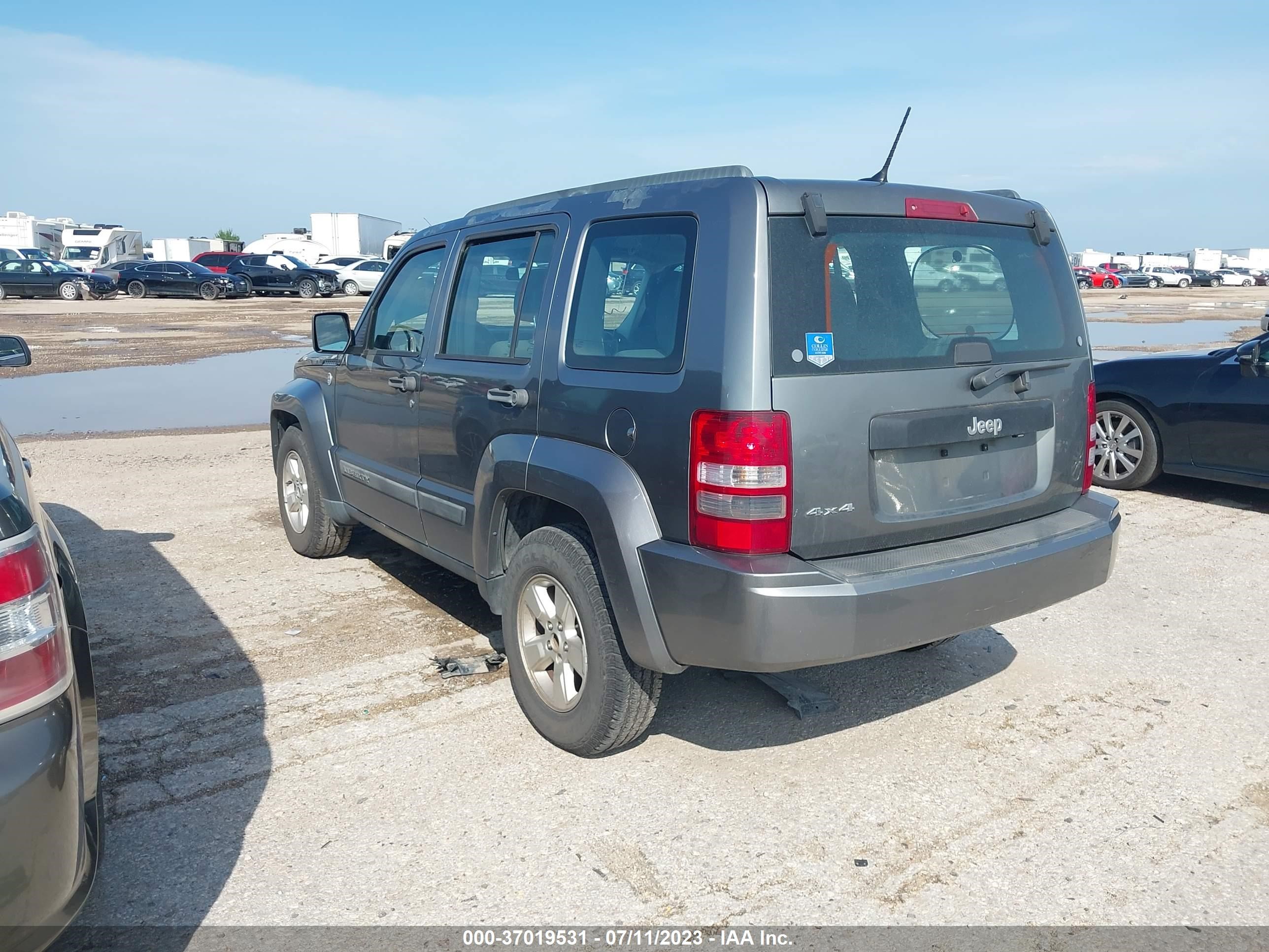 Photo 2 VIN: 1C4PJMAK4CW209293 - JEEP LIBERTY (NORTH AMERICA) 