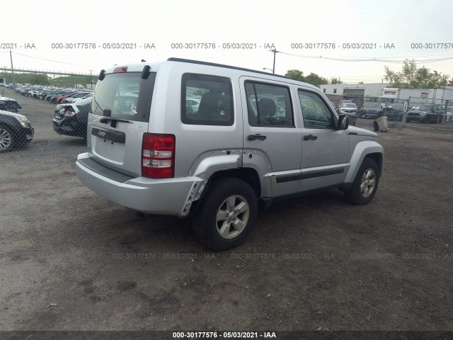 Photo 3 VIN: 1C4PJMAK4CW209892 - JEEP LIBERTY 