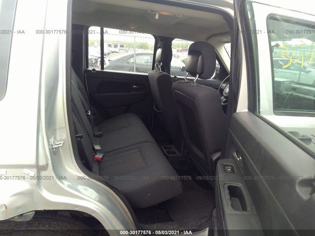 Photo 7 VIN: 1C4PJMAK4CW209892 - JEEP LIBERTY 