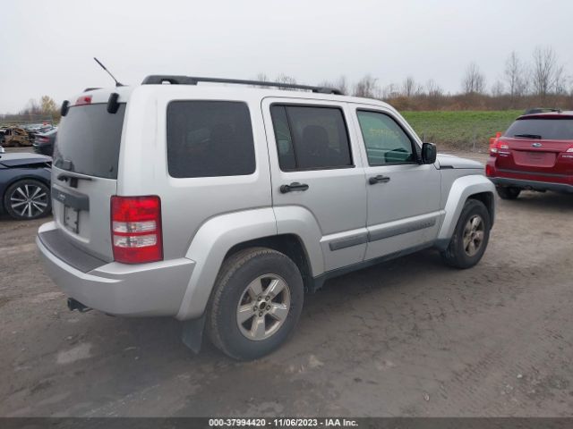 Photo 3 VIN: 1C4PJMAK5CW138668 - JEEP LIBERTY 