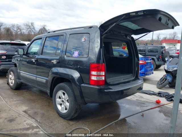 Photo 2 VIN: 1C4PJMAK5CW139545 - JEEP LIBERTY 