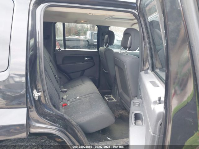 Photo 7 VIN: 1C4PJMAK5CW139545 - JEEP LIBERTY 