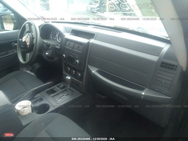 Photo 4 VIN: 1C4PJMAK5CW205625 - JEEP LIBERTY 