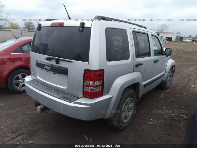 Photo 3 VIN: 1C4PJMAK6CW103573 - JEEP LIBERTY 