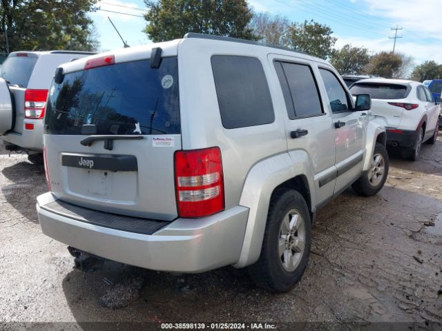 Photo 3 VIN: 1C4PJMAK6CW132510 - JEEP LIBERTY 