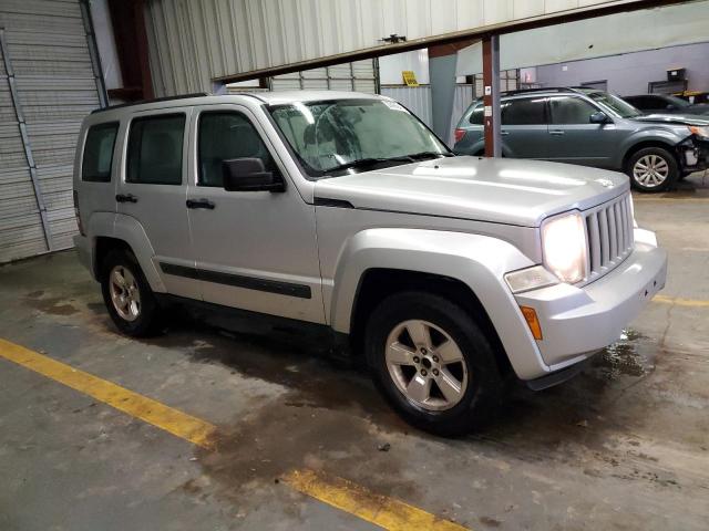 Photo 3 VIN: 1C4PJMAK6CW167192 - JEEP LIBERTY 