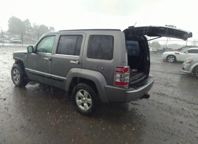 Photo 2 VIN: 1C4PJMAK6CW175888 - JEEP LIBERTY 