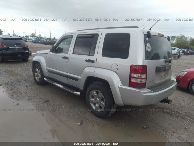 Photo 2 VIN: 1C4PJMAK7CW103632 - JEEP LIBERTY 