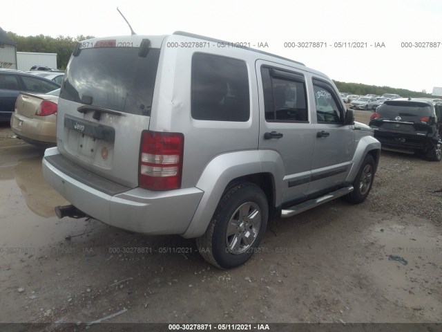 Photo 3 VIN: 1C4PJMAK7CW103632 - JEEP LIBERTY 