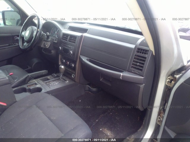 Photo 4 VIN: 1C4PJMAK7CW103632 - JEEP LIBERTY 