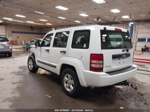 Photo 2 VIN: 1C4PJMAK7CW118485 - JEEP LIBERTY 