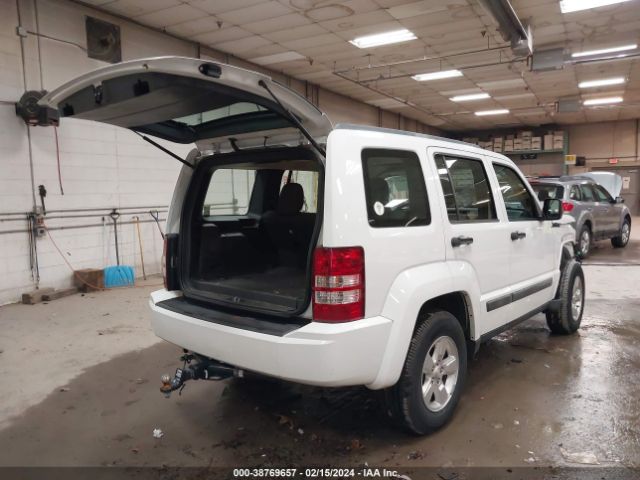 Photo 3 VIN: 1C4PJMAK7CW118485 - JEEP LIBERTY 