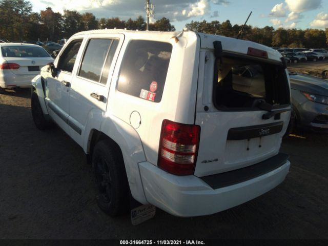 Photo 2 VIN: 1C4PJMAK7CW124416 - JEEP LIBERTY 