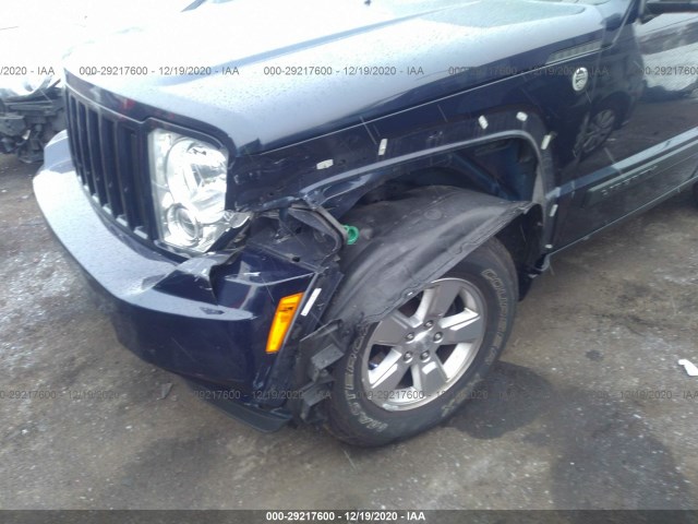 Photo 5 VIN: 1C4PJMAK7CW128840 - JEEP LIBERTY 