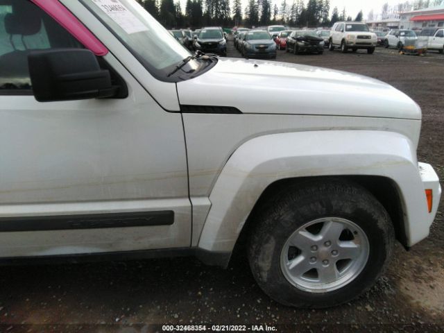 Photo 5 VIN: 1C4PJMAK7CW148361 - JEEP LIBERTY 