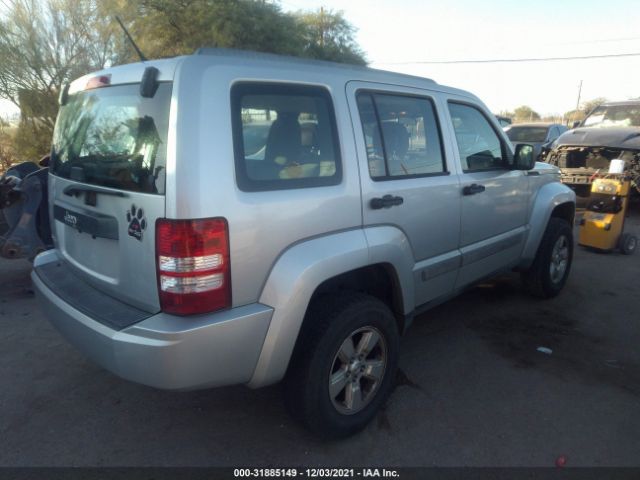 Photo 3 VIN: 1C4PJMAK7CW149557 - JEEP LIBERTY 