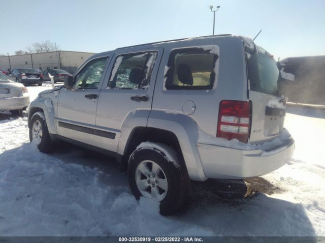 Photo 2 VIN: 1C4PJMAK7CW156265 - JEEP LIBERTY 