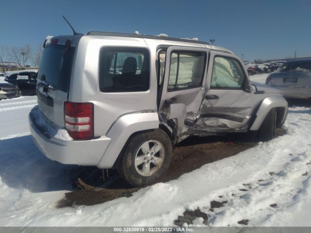 Photo 3 VIN: 1C4PJMAK7CW156265 - JEEP LIBERTY 