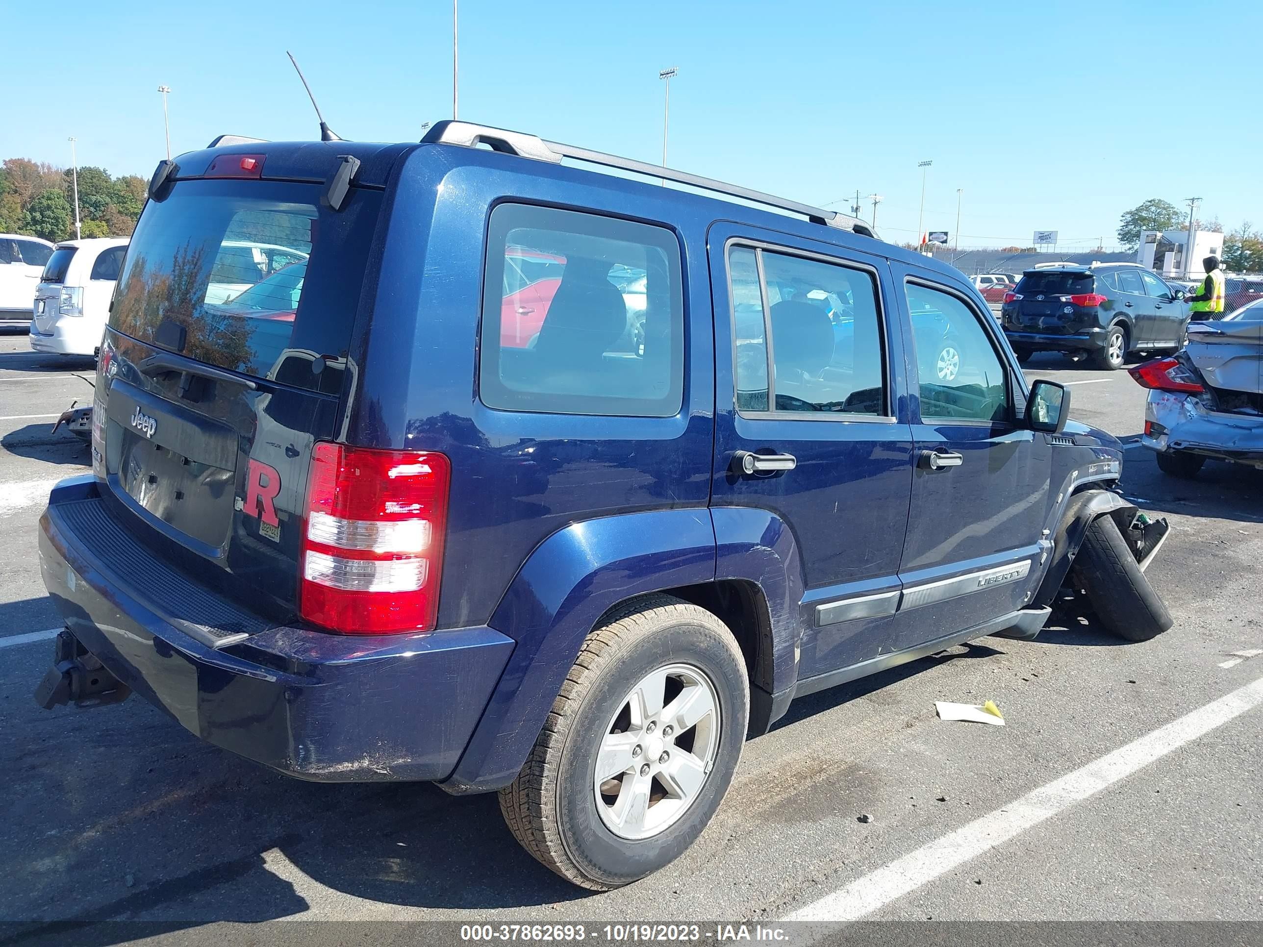 Photo 3 VIN: 1C4PJMAK7CW186818 - JEEP LIBERTY (NORTH AMERICA) 