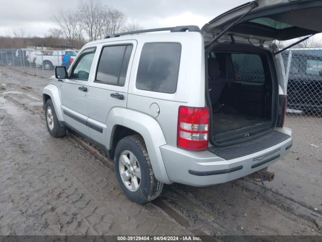 Photo 2 VIN: 1C4PJMAK7CW202905 - JEEP LIBERTY 