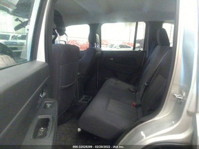 Photo 7 VIN: 1C4PJMAK7CW208767 - JEEP LIBERTY 