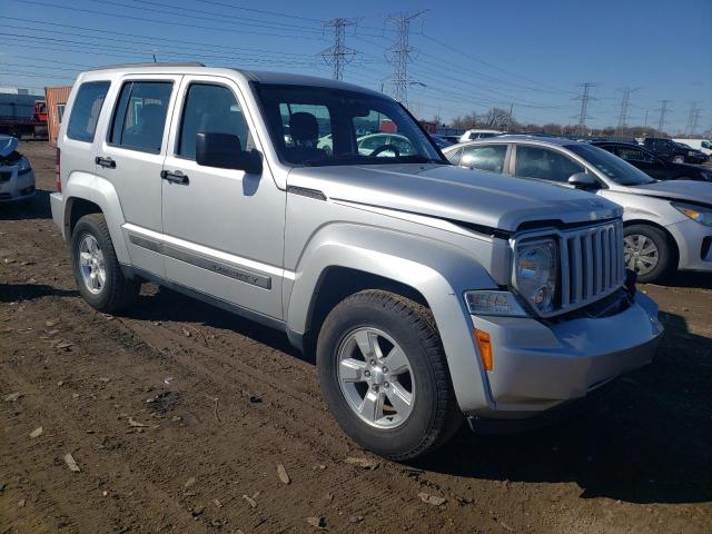 Photo 3 VIN: 1C4PJMAK8CW110671 - JEEP LIBERTY 