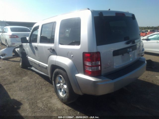 Photo 2 VIN: 1C4PJMAK8CW141886 - JEEP LIBERTY 