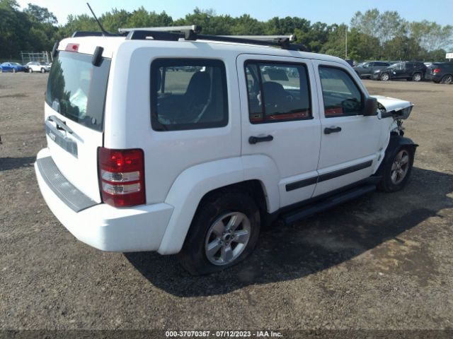 Photo 3 VIN: 1C4PJMAK8CW164908 - JEEP LIBERTY 