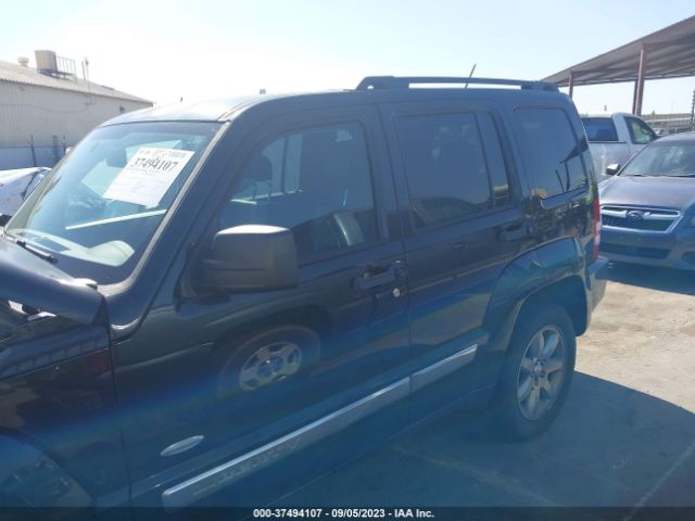 Photo 5 VIN: 1C4PJMAK8CW185726 - JEEP LIBERTY 