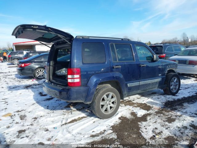 Photo 3 VIN: 1C4PJMAK8CW198508 - JEEP LIBERTY 