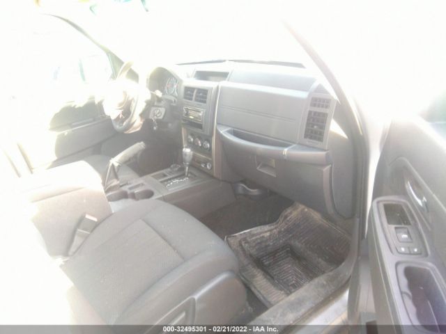 Photo 4 VIN: 1C4PJMAK9CW110954 - JEEP LIBERTY 