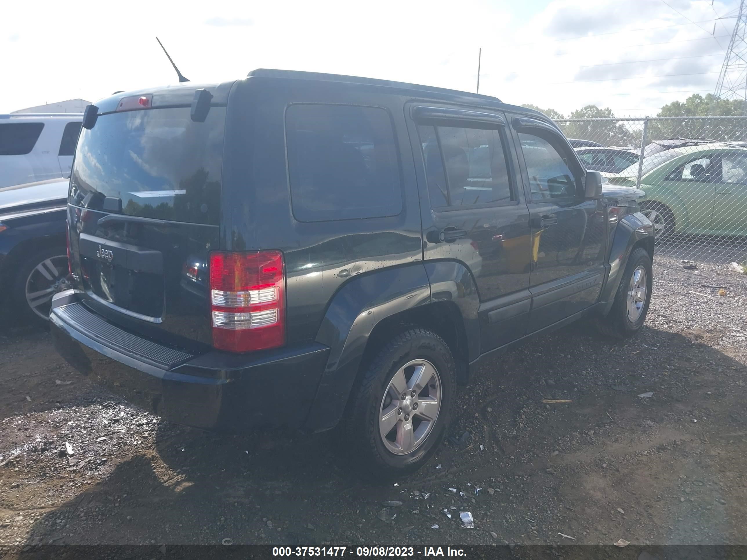 Photo 3 VIN: 1C4PJMAK9CW113840 - JEEP LIBERTY (NORTH AMERICA) 