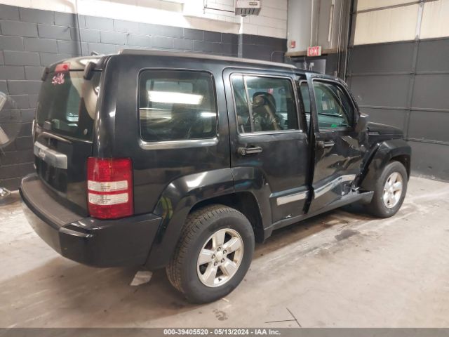 Photo 3 VIN: 1C4PJMAKXCW117430 - JEEP LIBERTY 