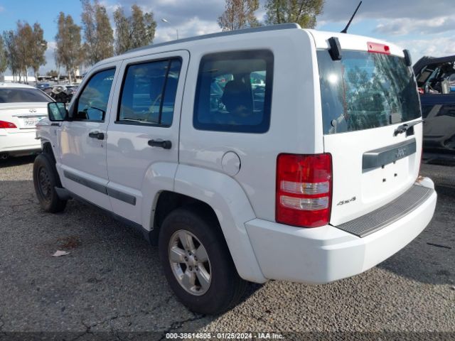 Photo 2 VIN: 1C4PJMAKXCW126354 - JEEP LIBERTY 